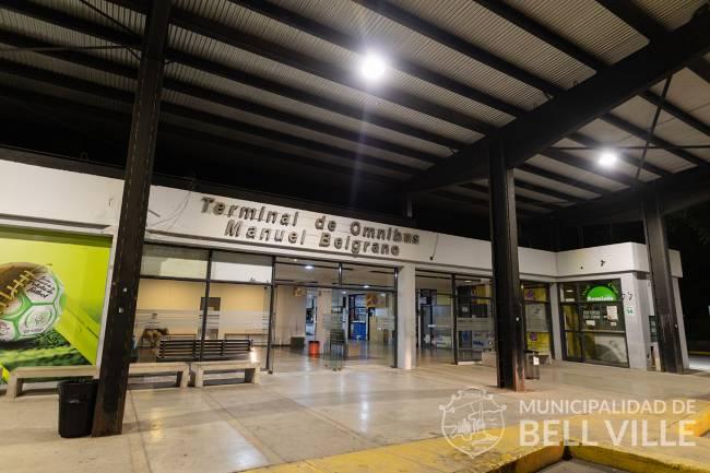 Bell Ville ya luce una terminal de ómnibus más iluminada
