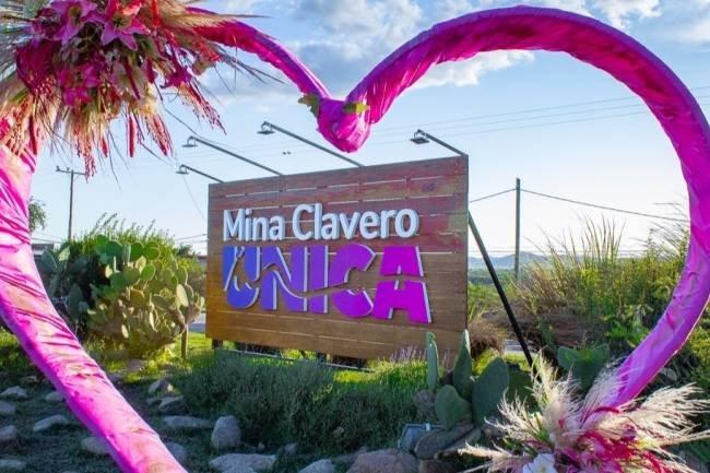 En la Semana de los Enamorados, premiarán a las mejores vidrieras de Mina Clavero