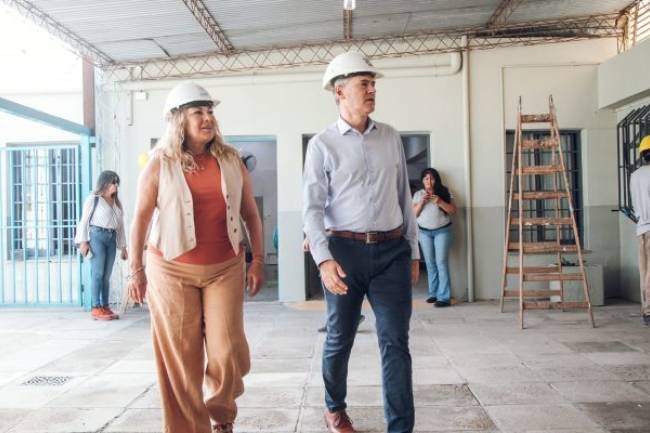 Passerini supervisó las obras de mantenimiento en la escuela Santiago del Castillo y en el Jardín Luis Lezama