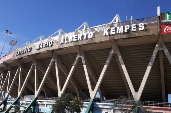 Autos y niños olvidados: las insólitas historias tras los partidos en Córdoba