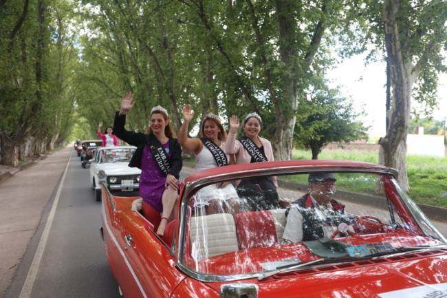 Colonia Caroya inició los festejos en el mes de Vendimia