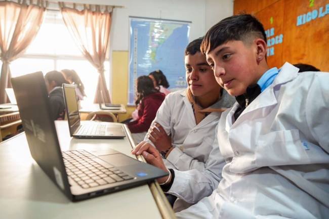 La mayoría de las escuelas rurales de Córdoba ya acceden a Internet satelital