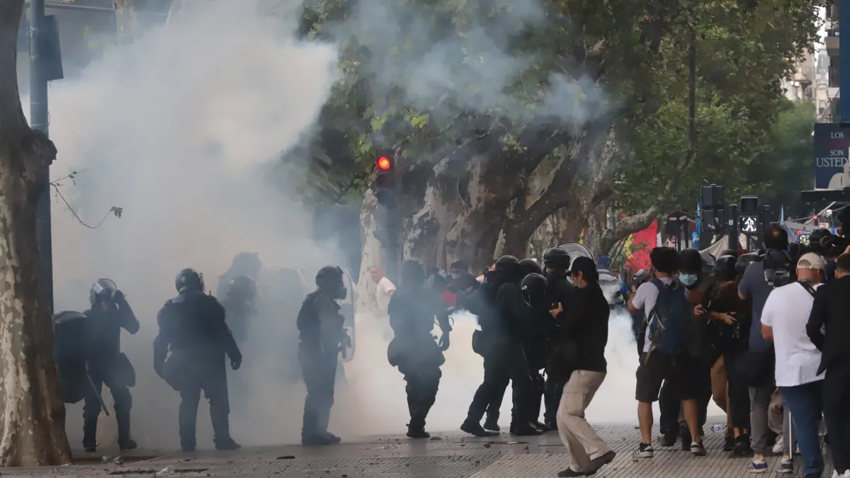 Disturbios al por mayor en marcha "a favor de los jubilados"