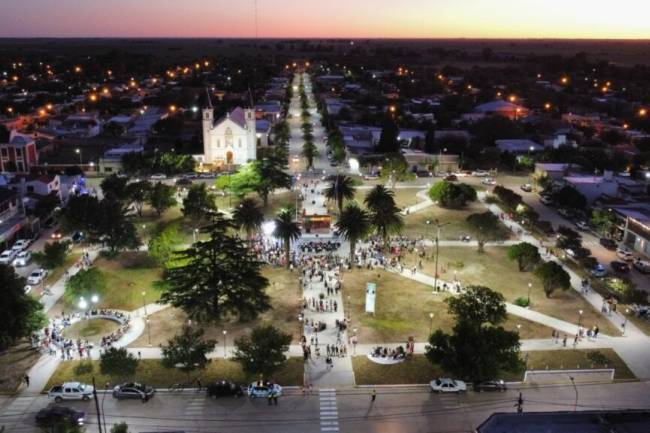 En Villa Huidobro, habilitaron la puesta en valor de la plaza central