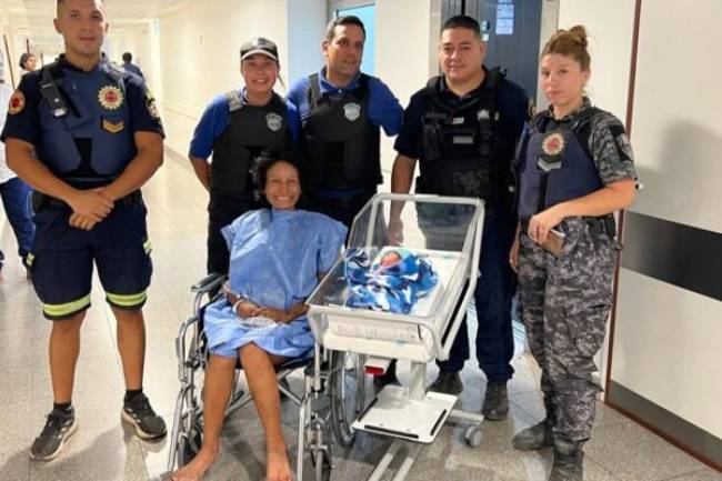 La Guardia Urbana fue partícipe de un inolvidable momento de una mujer embarazada