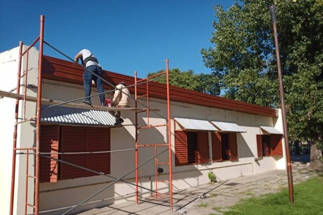 Durante marzo, la Provincia entregó más de 2.500 millones para obras en edificios escolares de comunas y municipios