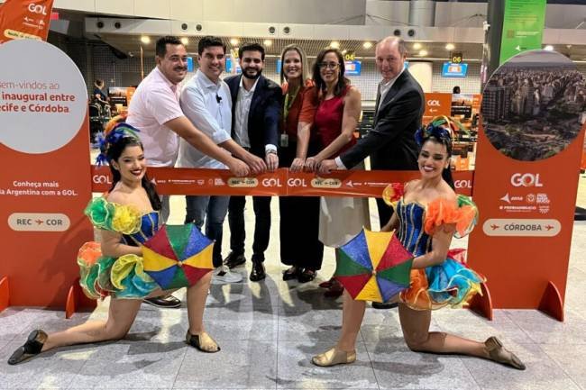 Llegó a Córdoba el primer vuelo directo de Recife