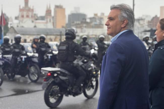 Contundente respaldo de Llaryora a la Fuerza Policial