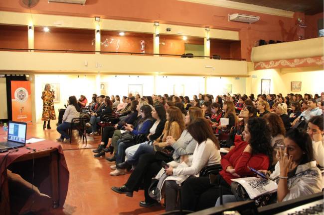Enseñar con Bienestar: Deán Funes impulsó una jornada transformadora para docentes