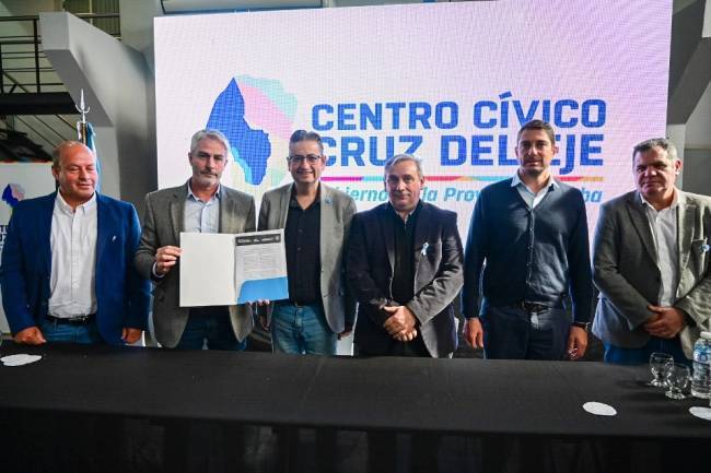 Conectando comunidades con agua potable: Inversión histórica en Cruz del Eje y Zona