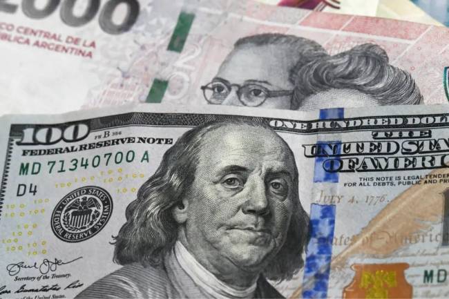 El fin del cepo disparó la compra de dólares en el mes de abril 