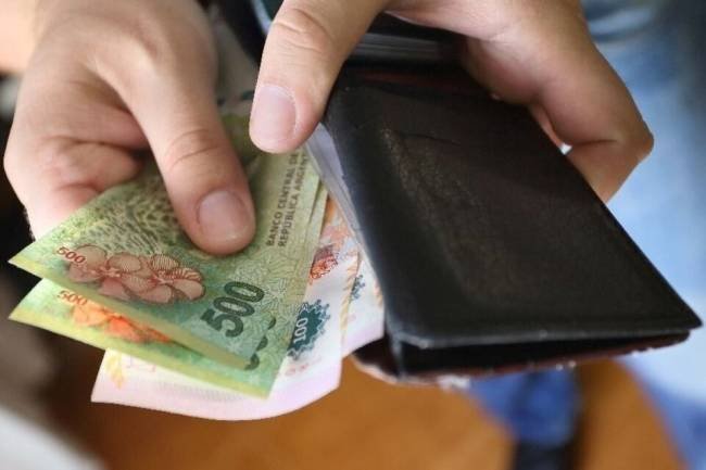 ¡Más sueldo, por favor! El salario pretendido le gana por goleada a la inflación