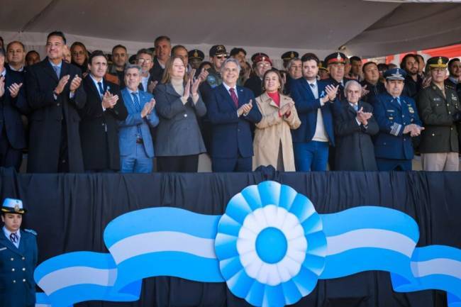 Río Primero debutó como ciudad con un acto patrio encabezado por el gobernador Llaryora