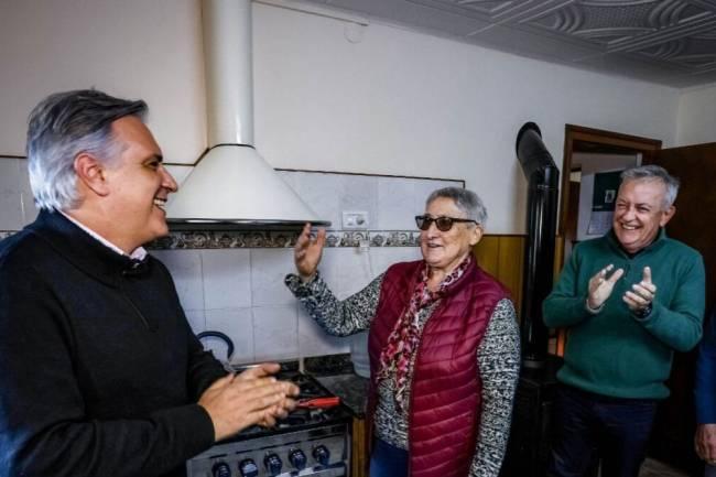 Obras que generan arraigo: gas, viviendas y trabajo para Onagoity