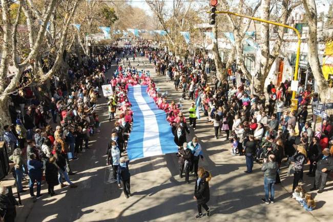 Caroya se prepara para un histórico desfile de Independencia