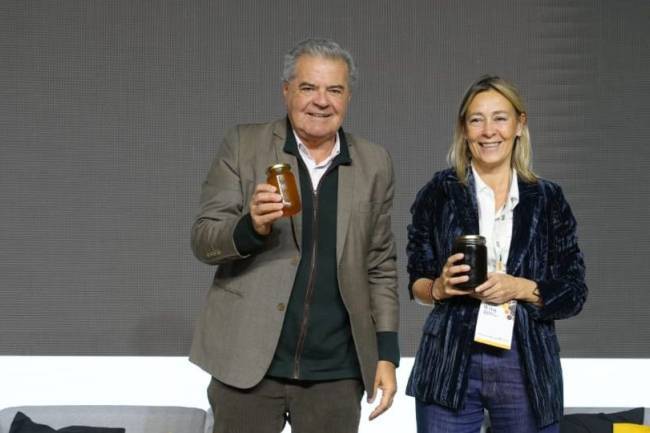La miel cordobesa llega al PAICOR: Un paso histórico para la nutrición y la apicultura