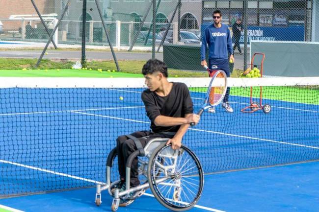 De Alta Gracia al mundo: Joven tenista en silla de ruedas se prepara para los Parapanamericanos Juveniles
