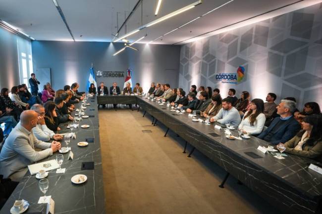 28 localidades cordobesas reciben fondos para proyectos educativos locales