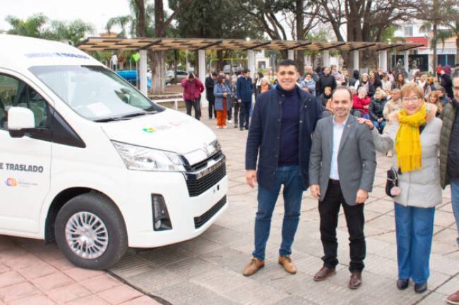 Octava entrega del Ente Metropolitano: Colonia Tirolesa ya tiene su minivan sanitaria