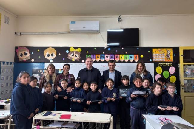 Educación del presente: Netbooks para chicos y chicas del departamento San Martín