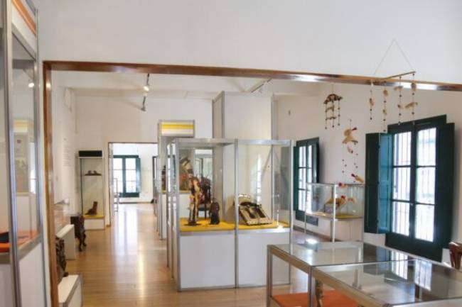 Dinosaurios y arte se encuentran en una muestra única en el MIA