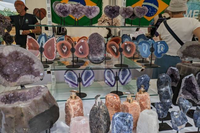 Villa Carlos Paz se prepara para el Festival de Gemas con expositores internacionales