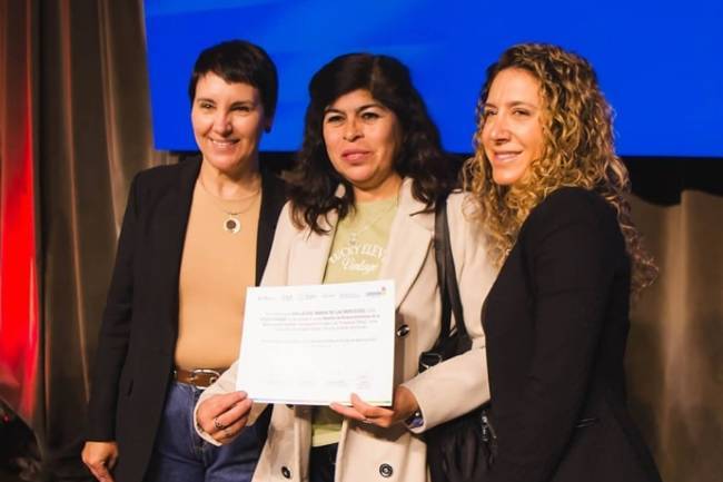 Emprendedores cordobeses completan talleres Fortalecer Oficios y reciben certificación