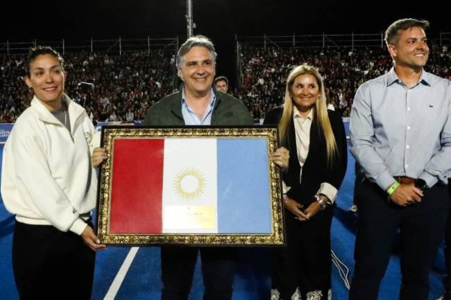 Reinauguraron el estadio Soledad García junto a “Las Leonas”