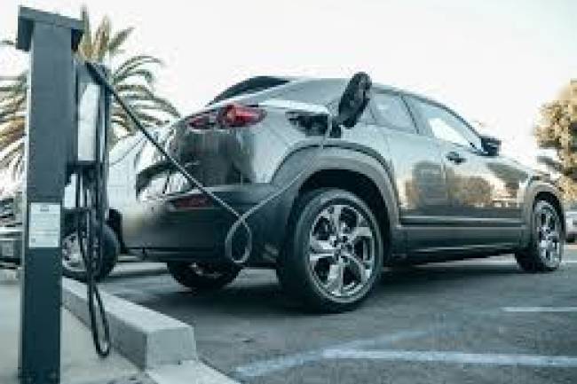 Argentina acelera hacia la movilidad sostenible: 50 mil autos eléctricos e híbridos llegarán en 2026