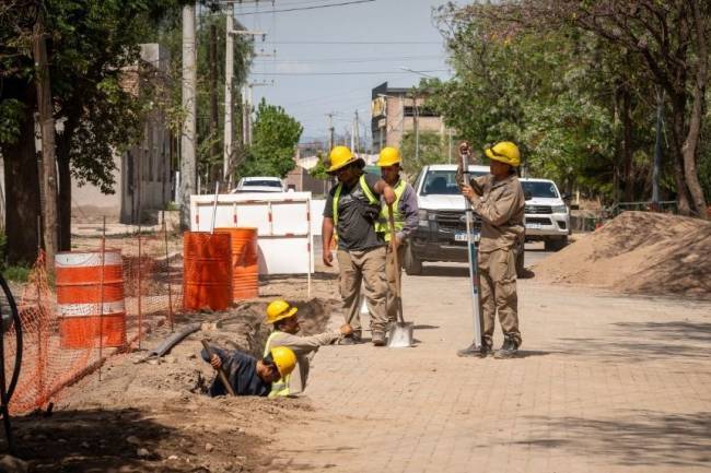 Comenzó la readecuación del sistema de agua potable en Cruz del Eje