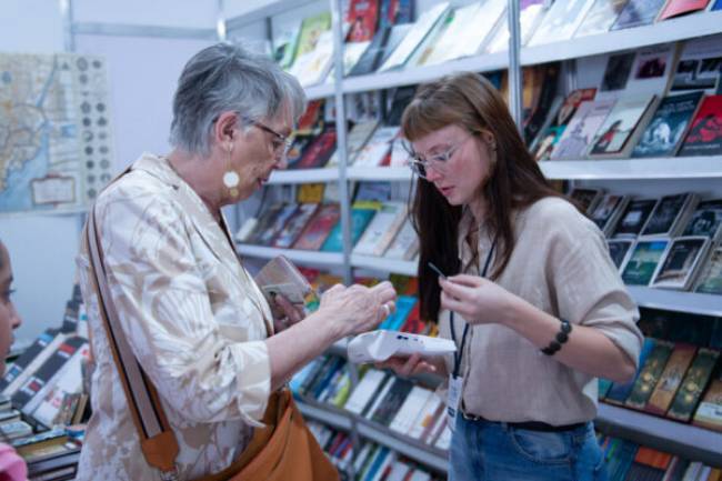 Lunes con grandes propuestas en la Feria del Libro
