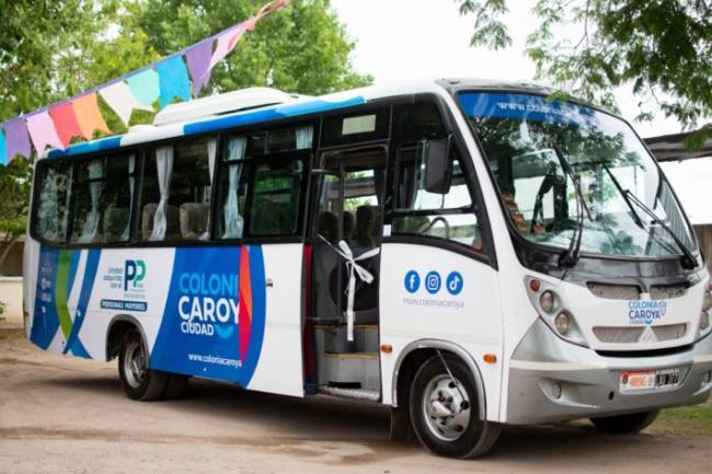 Colonia Caroya suma un minibús para las personas mayores