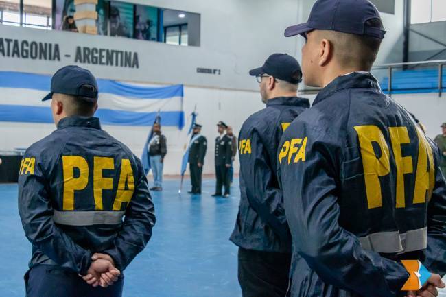 El Ministerio de Seguridad abre la convocatoria para profesionales en la PFA y el DFI