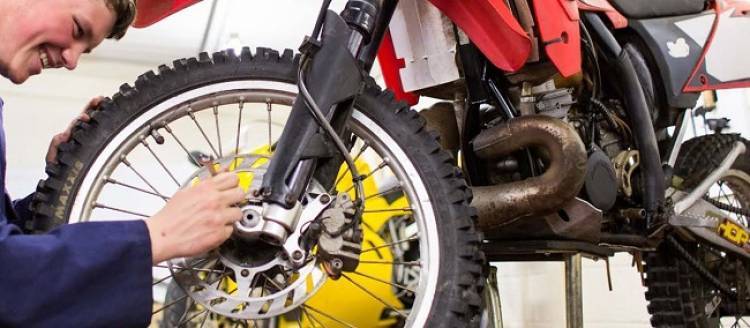 La importancia del service para mantener la calidad de tu moto