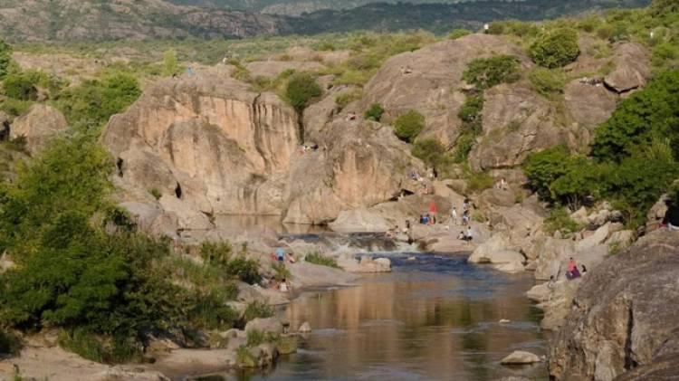 El río Mina Clavero es una de las 7 Maravillas Naturales Argentinas
