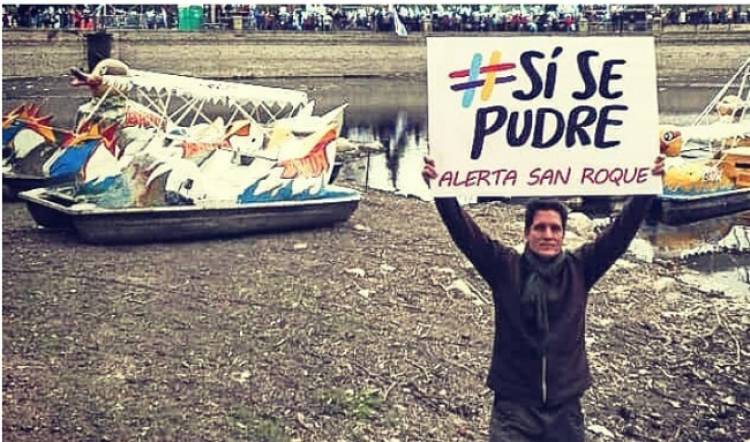 El reclamo por la contaminación del Lago San Roque se metió en el acto de Macri