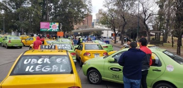 Uber va a la carga nuevamente en Córdoba