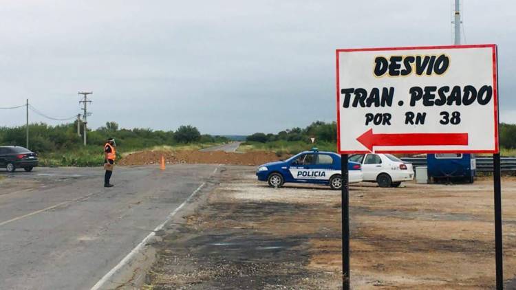 Cruz del Eje: Sólo se podrá entrar a la ciudad por la Ruta Nacional N°38