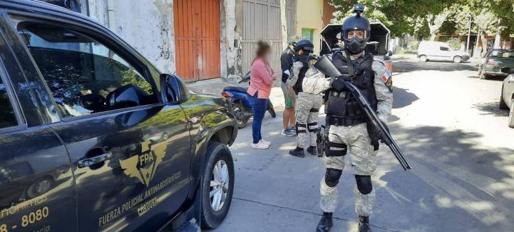 Patrullajes en los barrios de Córdoba para controlar el acatamiento de la cuarentena