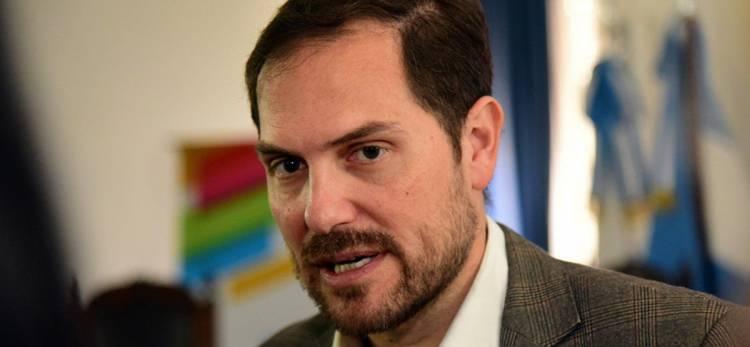 Contactos directos e indirectos de Martín Gill se sometieron a hisopados