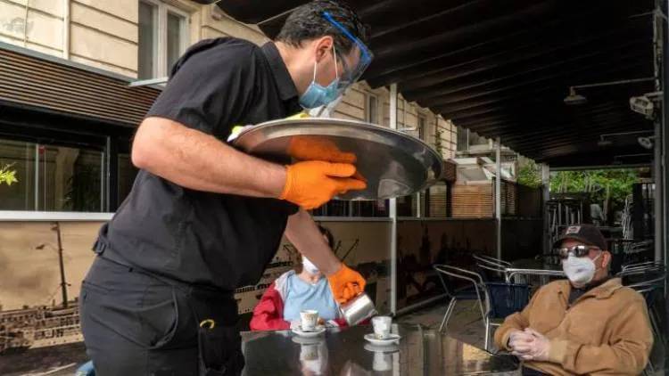 ¿Bares y restaurantes también se prohíben a partir de mañana?