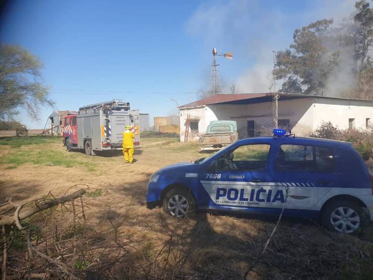 Cerca de Marcos Juarez, un policía le salvó la vida a un abuelo de una tragedia