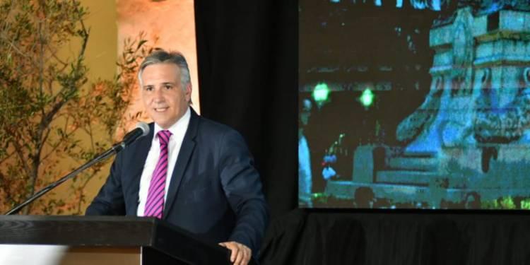 Llaryora presentó el proyecto de turismo para la temporada 2021