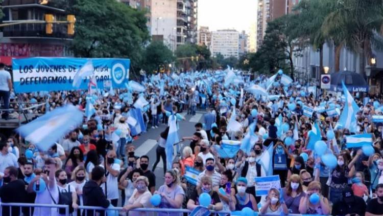 Multitudinaria marcha a favor de la vida en la ciudad de Córdoba