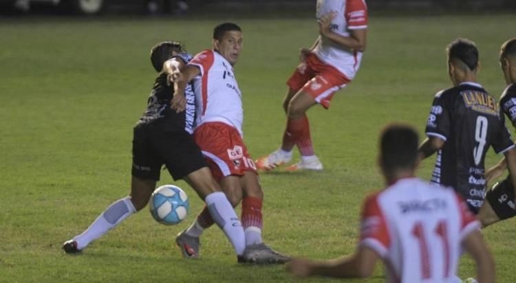 Instituto empató en su visita a All Boys, y sigue en carrera para lograr el segundo ascenso.