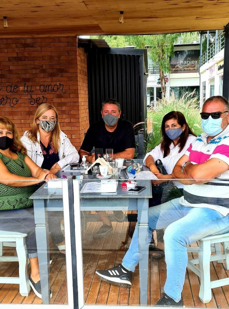 Salibi se reunió con directoras de instituciones educativas