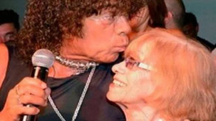 Falleció la mamá de la mona Jiménez 