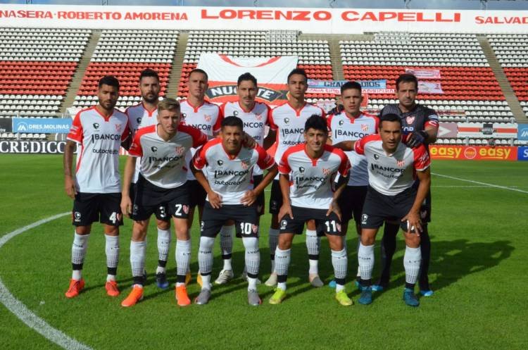 Instituto rescató un empate en el final pero sigue sin ganar en el torneo