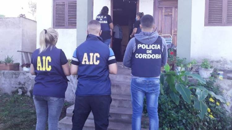 Prófugos escondidos en Villa Santa Cruz del Lago
