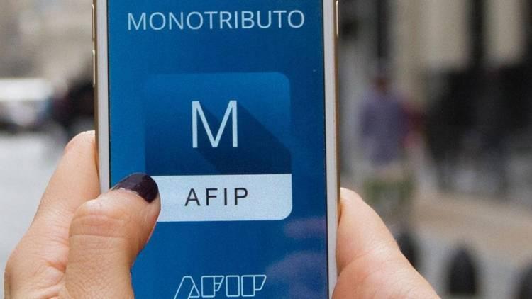 Anunciaron beneficios para monotributistas